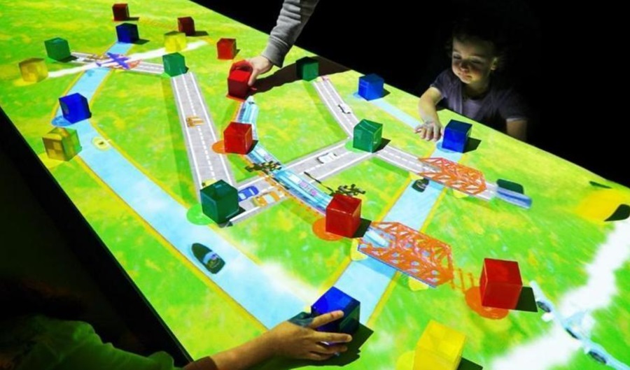 桌面互動(dòng)投影應(yīng)用優(yōu)勢(shì)有哪些?-蘇州好奇數(shù)字科技有限公司