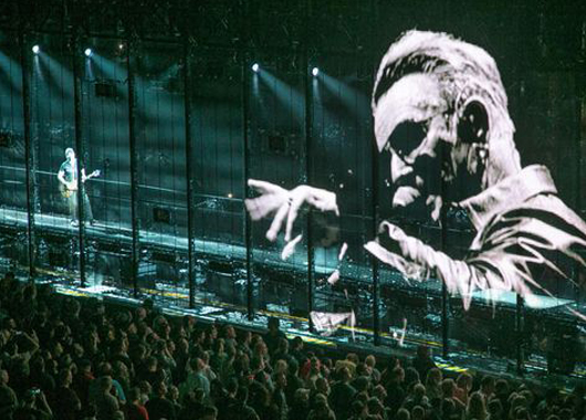 全息紗幕在演唱會(huì)的應(yīng)用場(chǎng)景-好奇數(shù)字科技