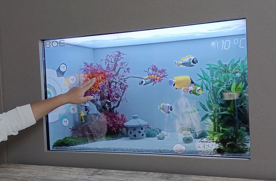 oled透明屏魚缸觸摸互動(dòng)-蘇州好奇數(shù)字科技.jpg