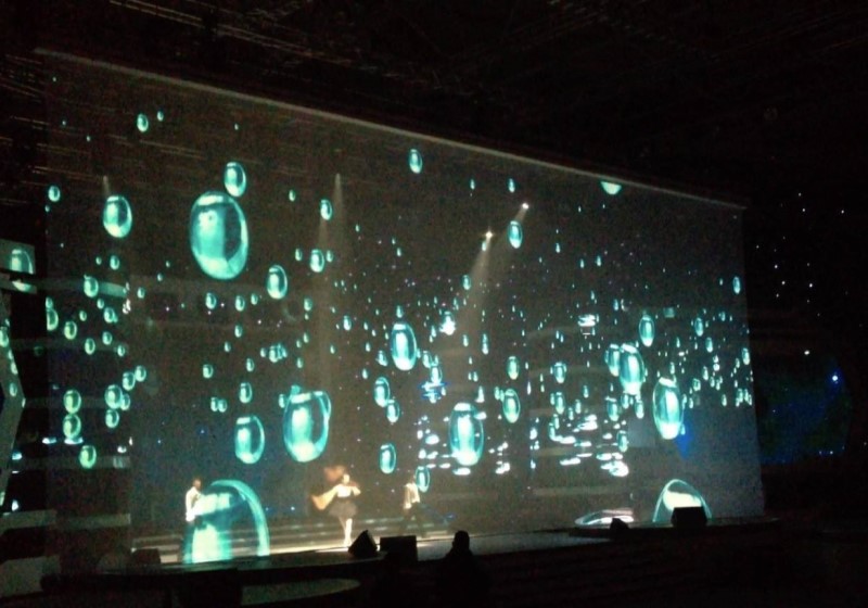 全息紗幕投影是什么?有哪些優(yōu)勢(shì)特點(diǎn)?-蘇州好奇數(shù)字科技